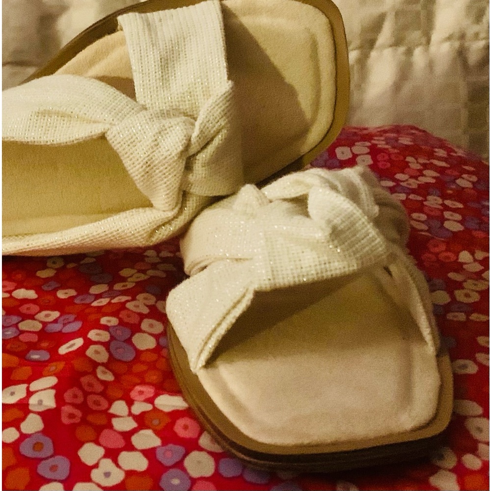Authentic Anne Klein Deanna Comfortable Sandal Slides